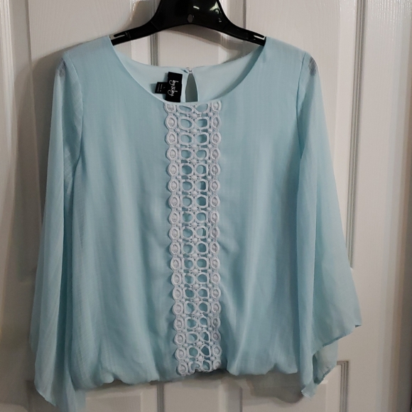 BY & BY BELL SLEEVE TOP - Picture 1 of 7